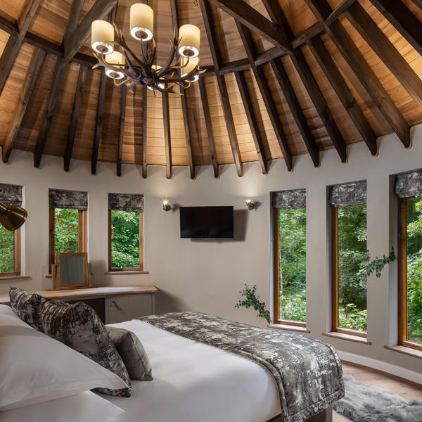 Shining a Light on Style: The Beauty of Glass Lamp Shades