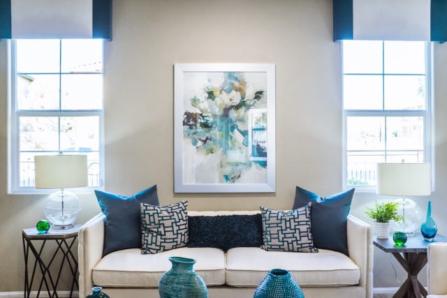 Light Up Your Living Room with the Perfect Table Lamp: Tips and Inspiration