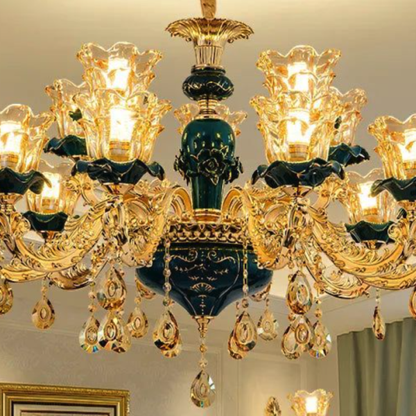 Timeless Elegance: Hotel Vintage Chandelier