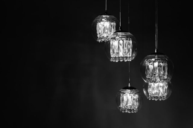 Timeless Elegance: Hotel Vintage Chandelier