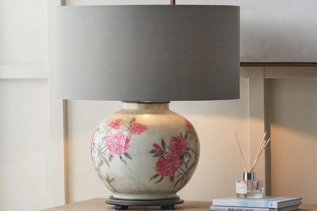 Bringing Nature Indoors: Natural Rhododendron Table Lamp