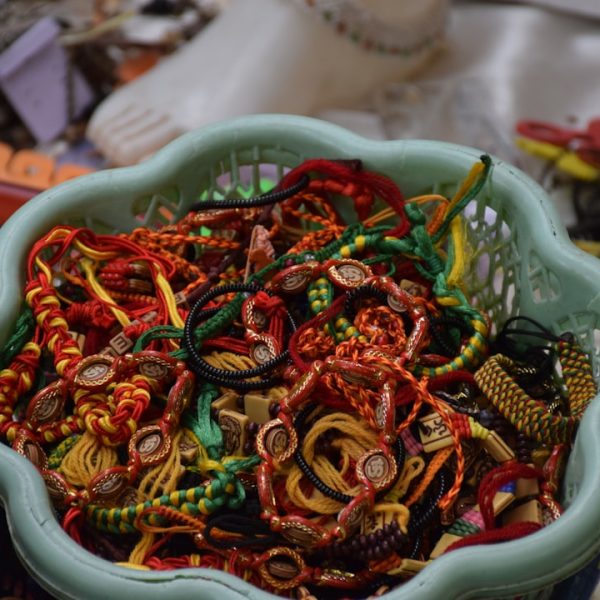 Modern Black Metal Pendant Lighting for Geometric Kitchen Island