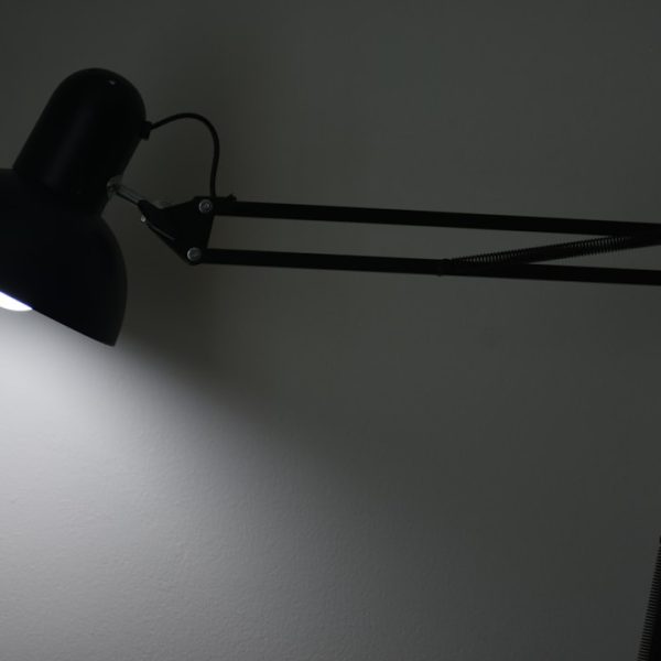 Modern Study Setup: Adjustable Desk Lamp Lighting